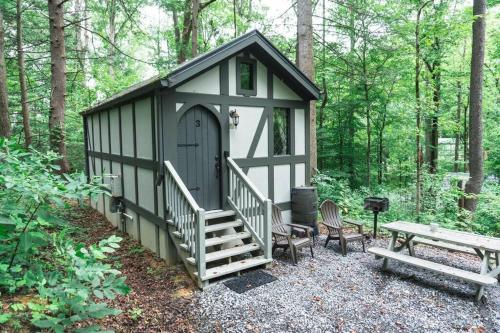 Tiny Home Cottage Near the Smokies #3 Ingrid - featured photo