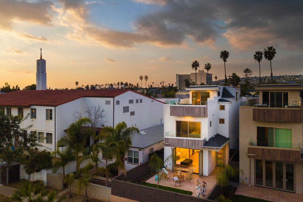 Skyline By Avantstay Modern Beach Retreat w Spacious Patio & Rooftop Views - photo 39