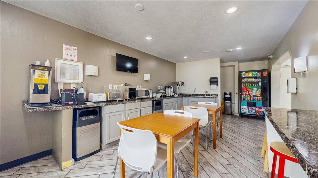 Red Lion Inn & Suites Olathe Kansas City - photo 19