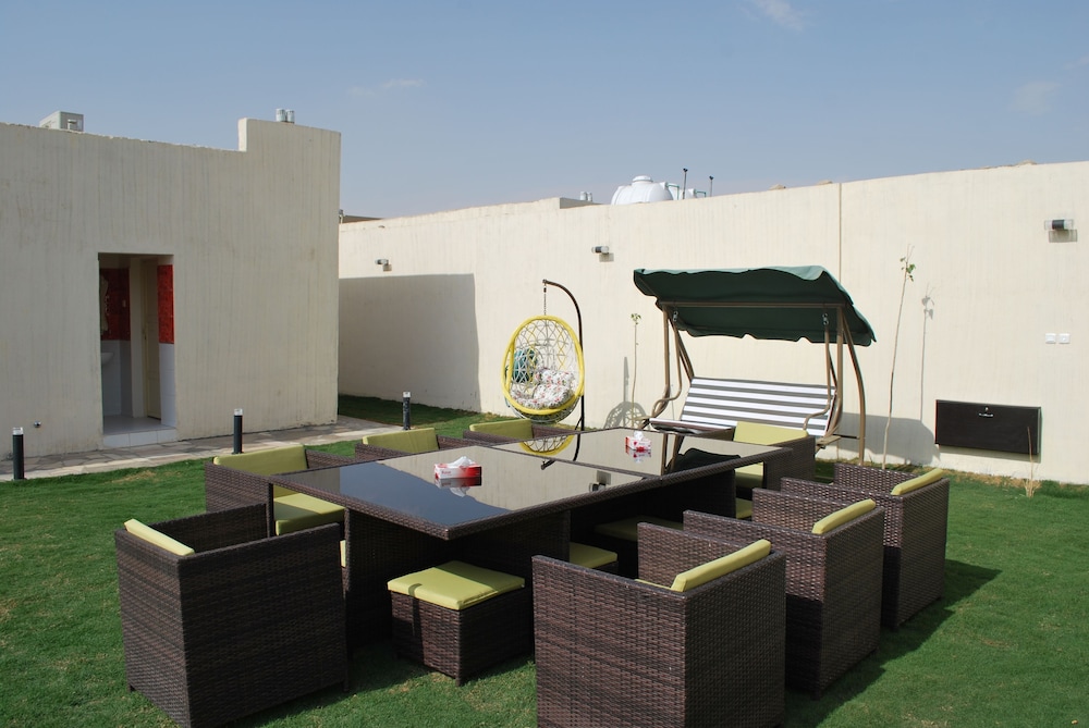 Pert Land Chalets - carbon neutral hotel in Riyadh
