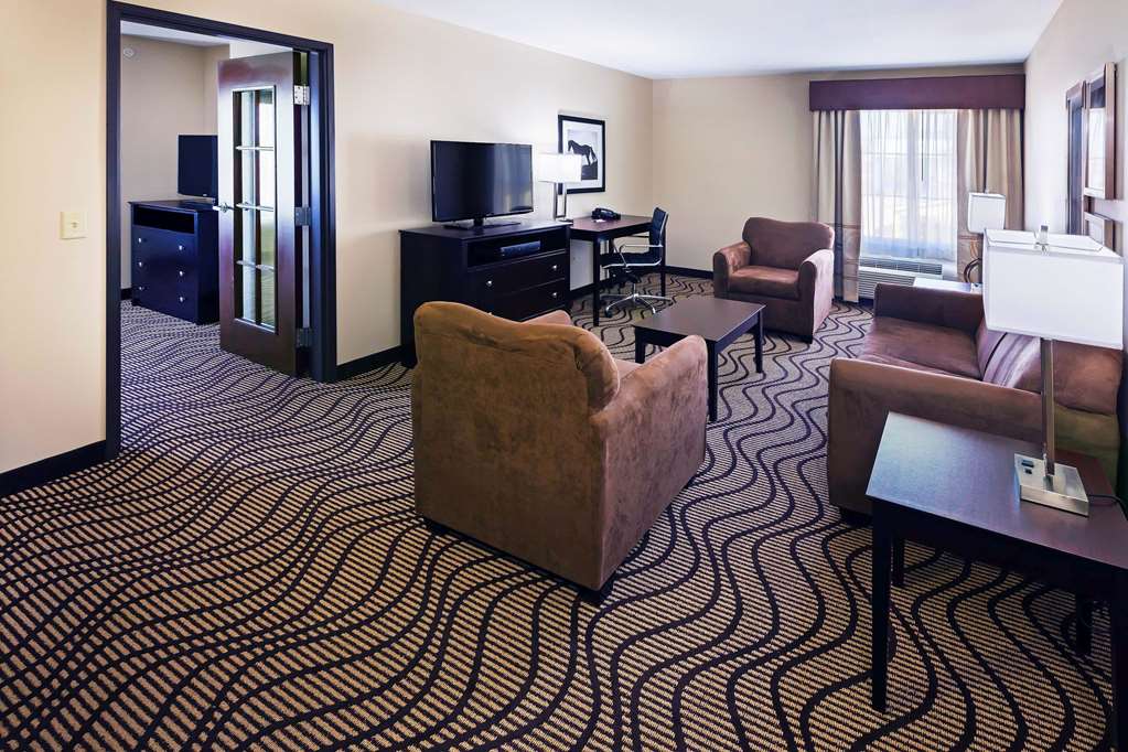 La Quinta Inn Suites Floresville - photo 35