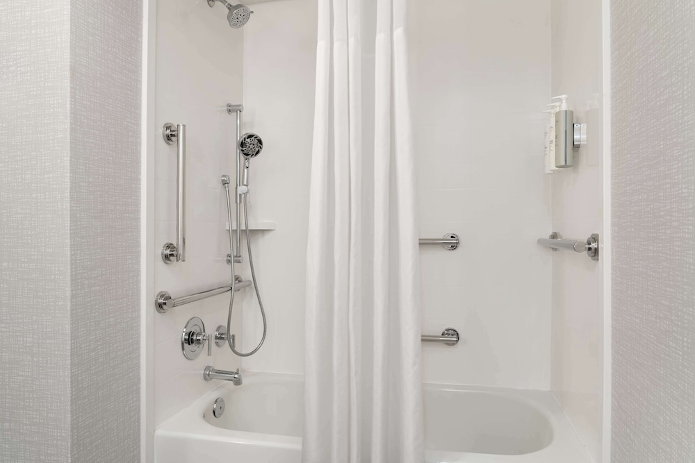 Hampton Inn Spring Lake Fayetteville - photo 57