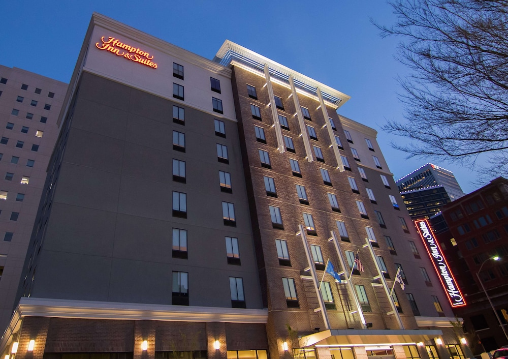 Hampton Inn & Suites Tulsa Downtown - photo 44