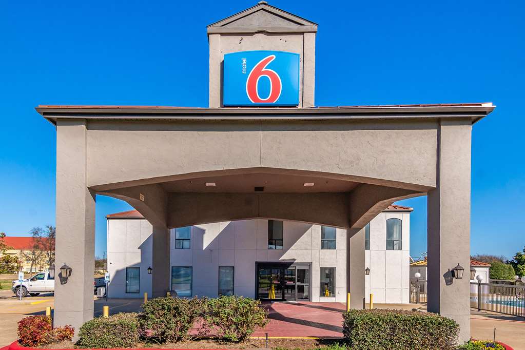 Motel 6 Ennis TX - featured photo