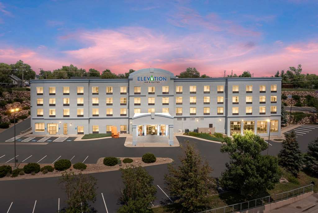 Elevation Inn & Suites Trademark Collection by Wyndham - photo 16