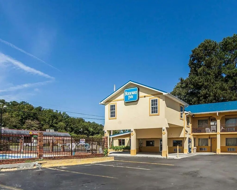 Days Inn by Wyndham Calhoun GA I 75 and US 41 - photo 17