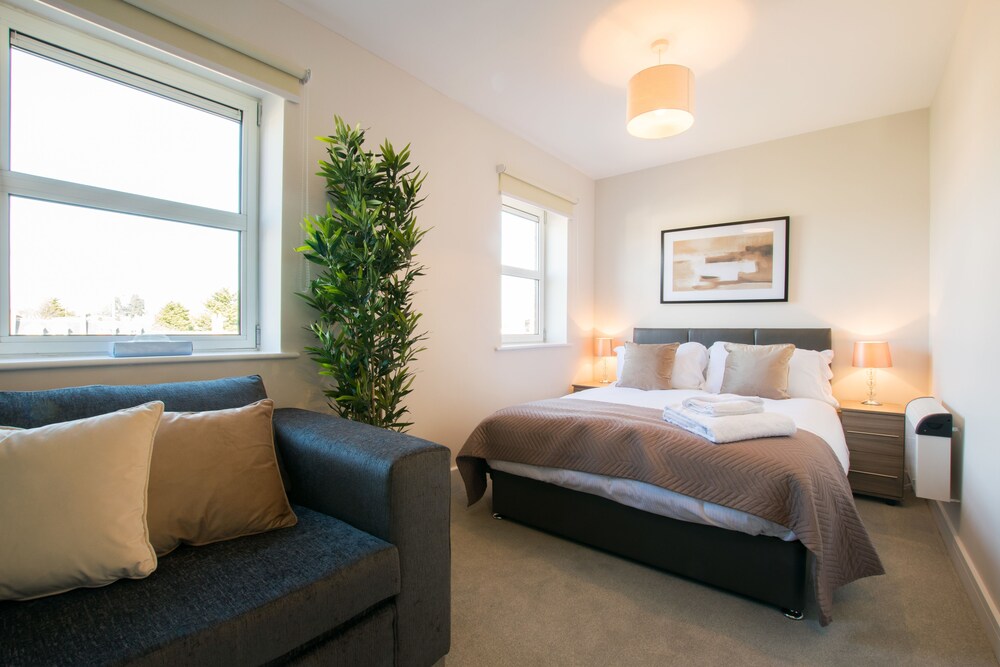 Stratford Central Apartments by Paymán Club — 4-Star Luxury Hotel in Stratford-Upon-Avon, United Kingdom