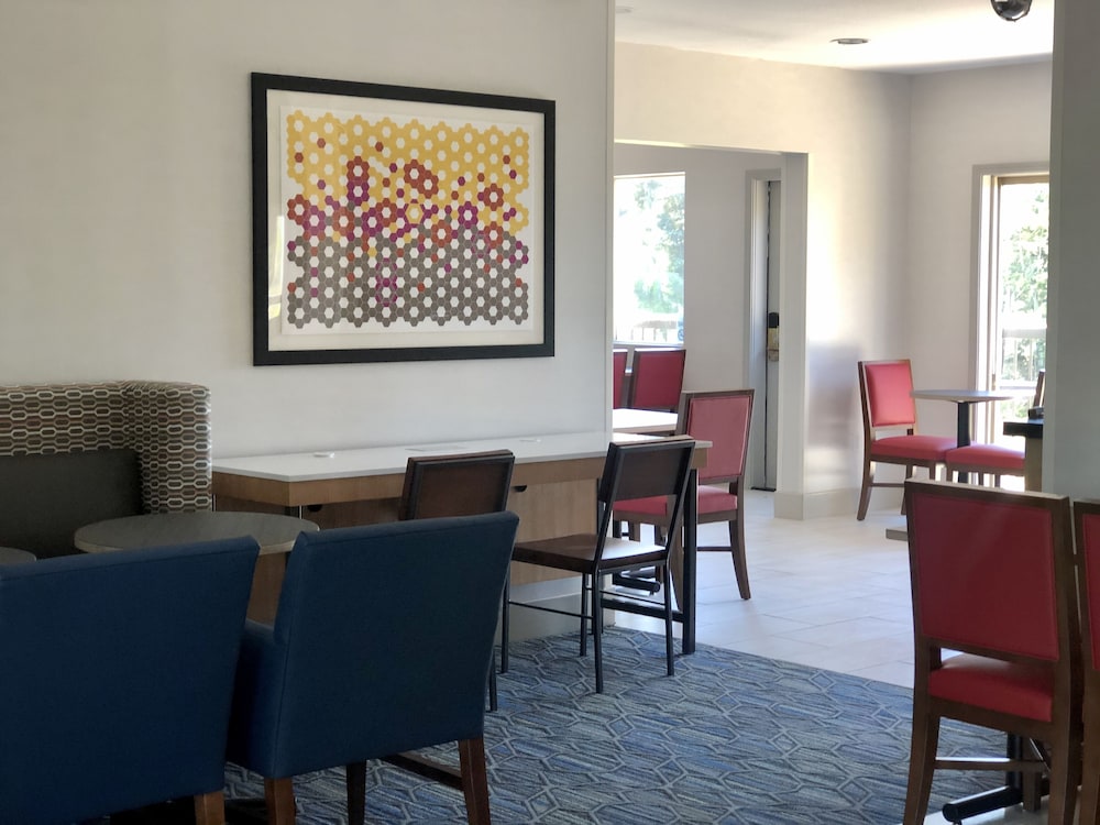 Holiday Inn Express Ft Bragg by IHG - photo 37