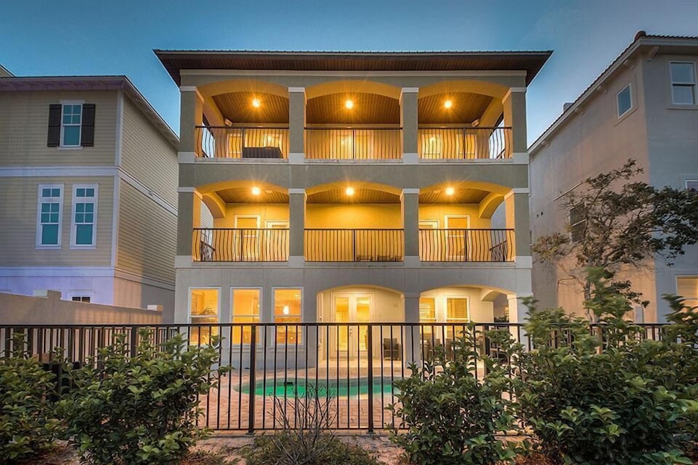 Acqualina 9 Bedroom Holiday Home by Five Star Properties — 4-Star Luxury Hotel in Miramar Beach, United States