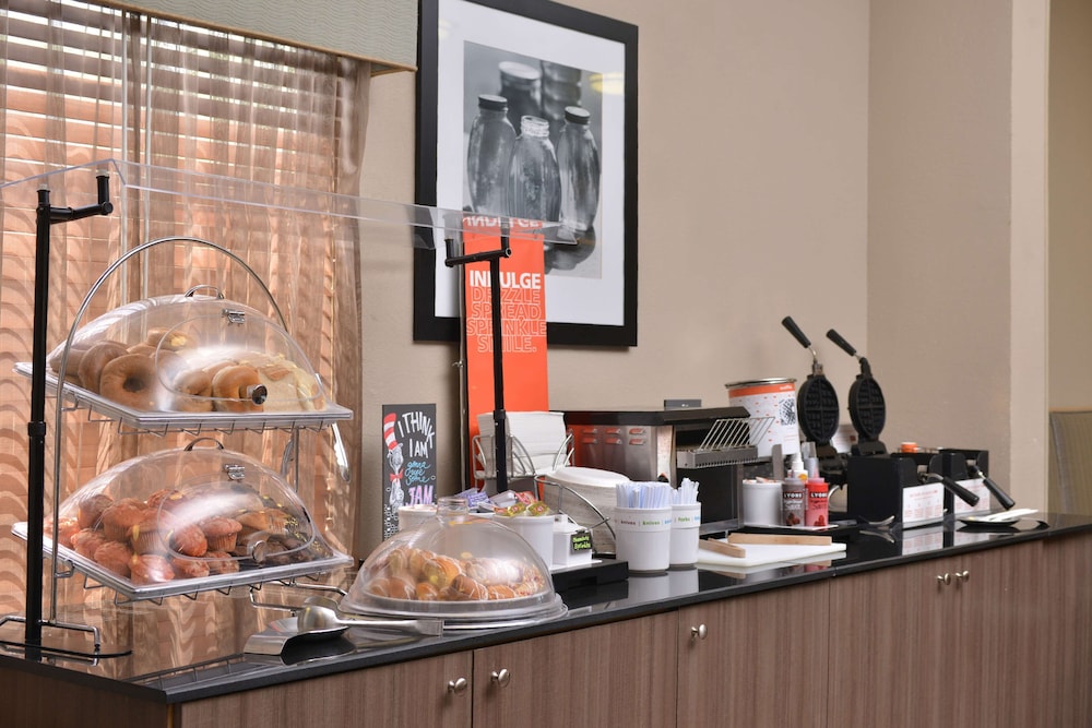Hampton Inn closest to Universal Orlando - photo 31