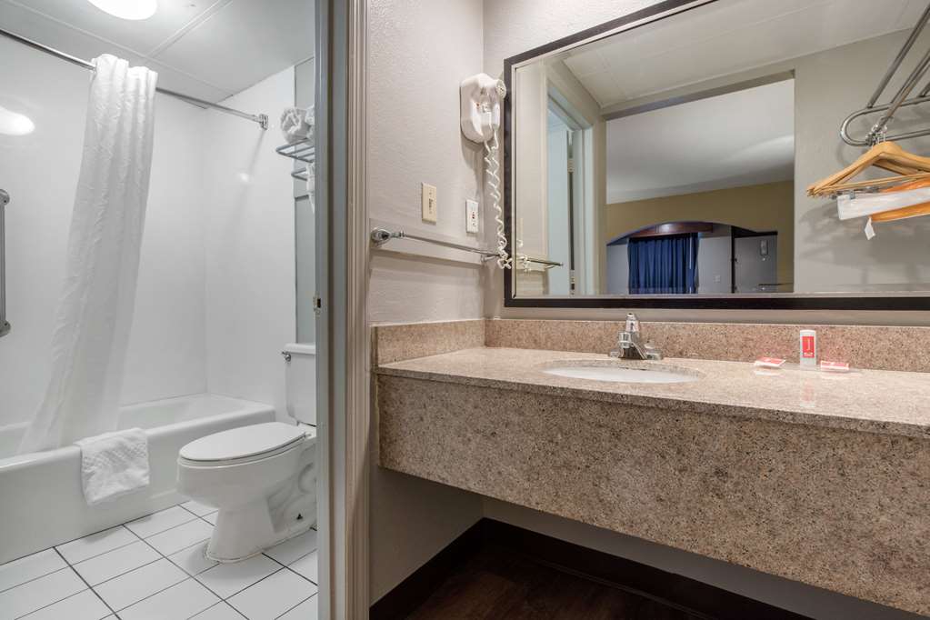 Econo Lodge Aiken Central - photo 18