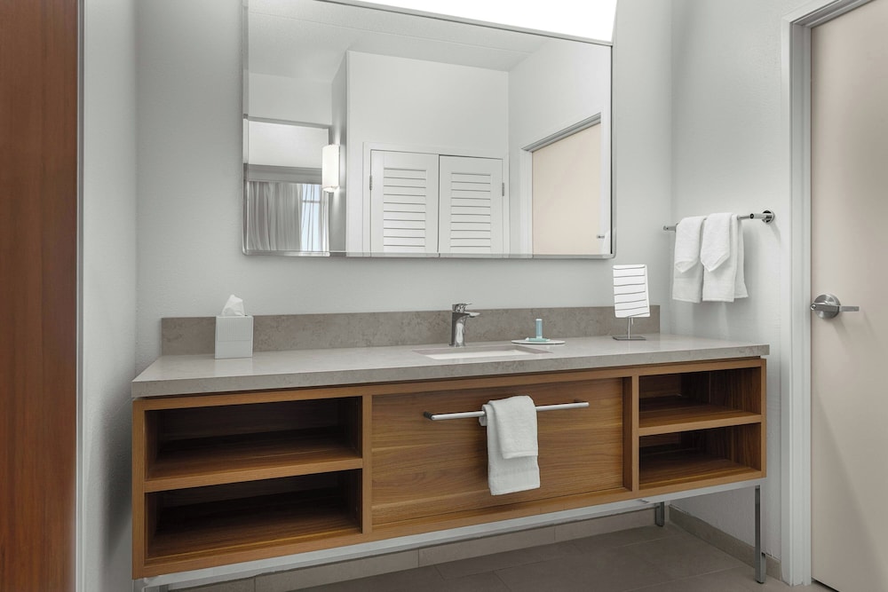 Courtyard by Marriott Louisville Airport - photo 11