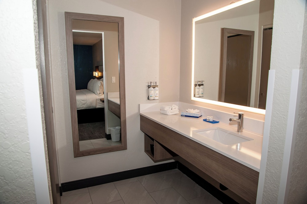 Holiday Inn Express Airport Tucson by IHG - photo 19