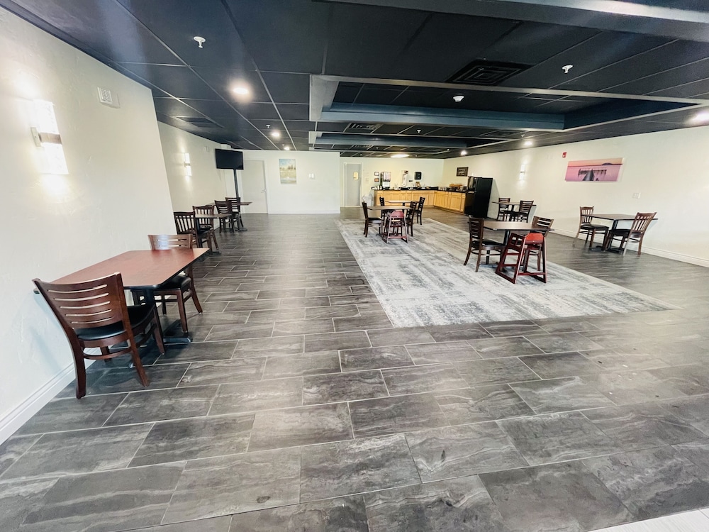 FairBridge Inn & Suites Cuero - photo 21