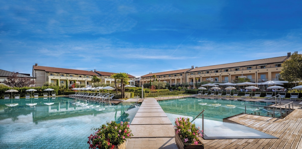 Hotel Caesius Thermae & Spa Resort in Bardolino, Italy