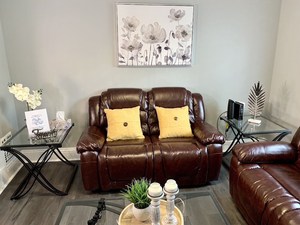 Texas Hold em Duplex 3BR Free Parking - photo 11