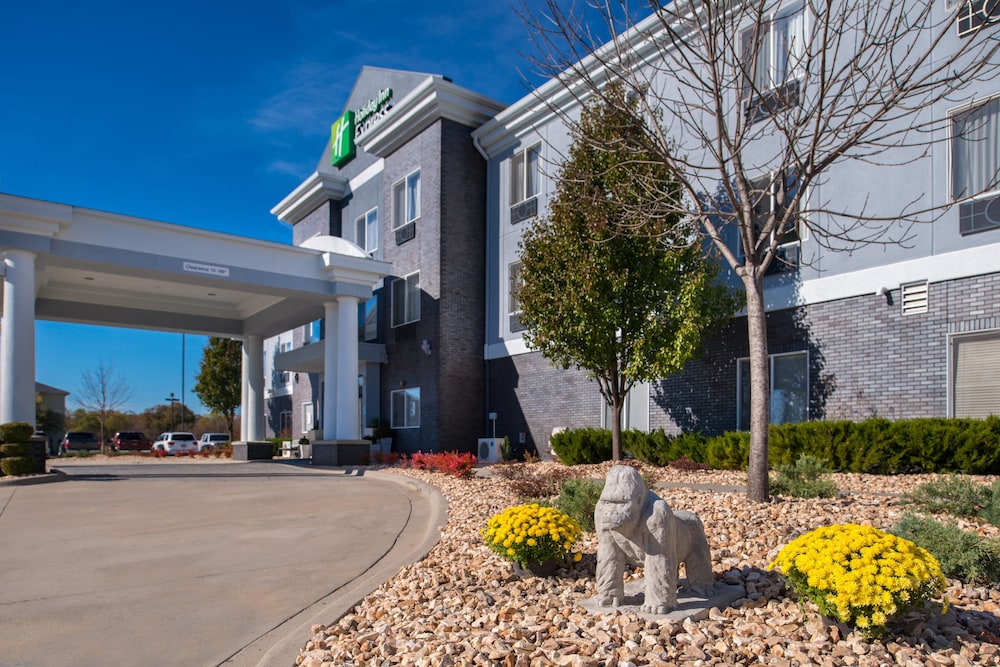 Holiday Inn Express Hotel & Suites Pittsburg by IHG - photo 84