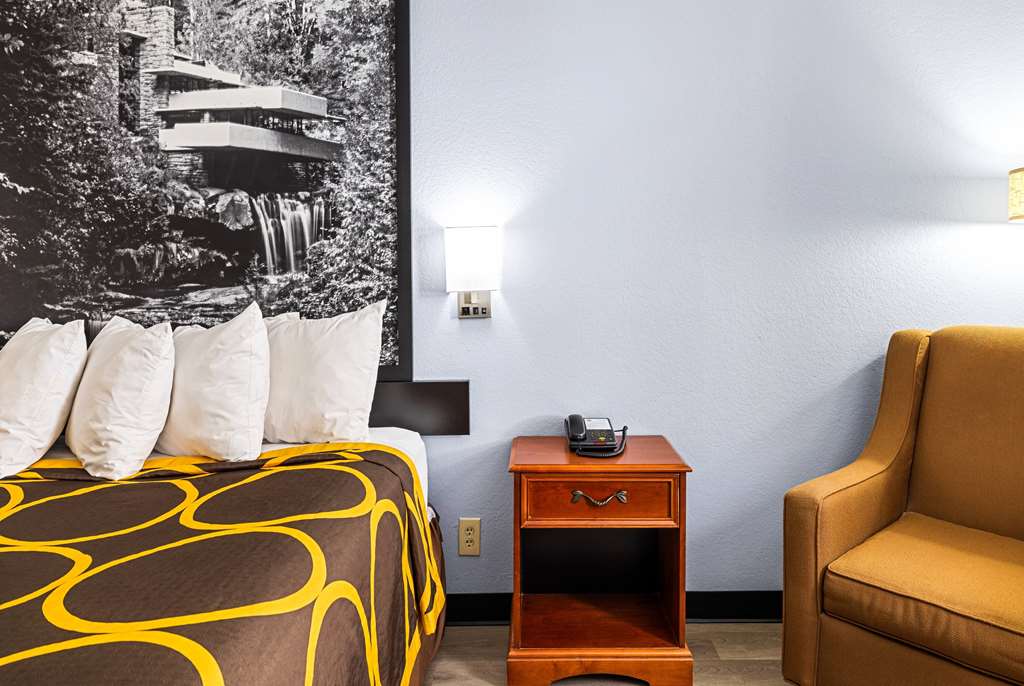 Super 8 by Wyndham Pittsburgh Monroeville - photo 29