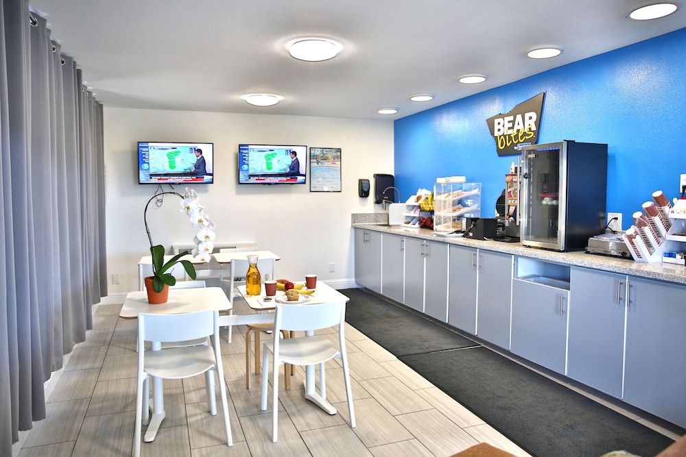 Travelodge by Wyndham Crescent City - photo 22