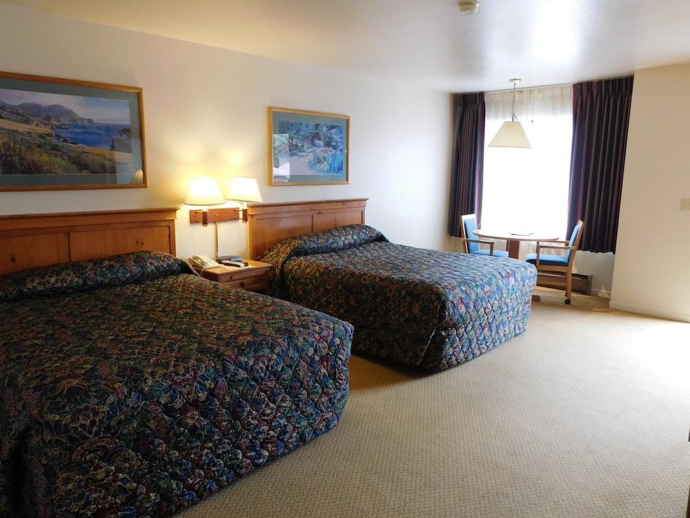 Pacific Gardens Inn - photo 13