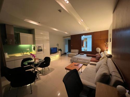 Ananya Beachfront Wongamat Paradise — 4-Star Luxury Hotel in Pattaya, Thailand