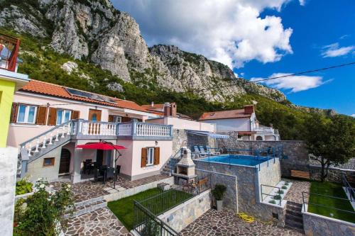 Poolhouse Wowox - last minute hotel in Unknown City
