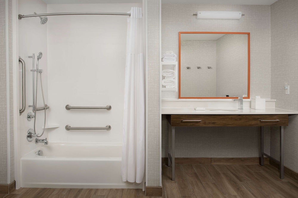 Hampton Inn Warroad MN - photo 15