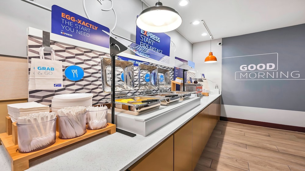 Holiday Inn Express Palestine by IHG - photo 64