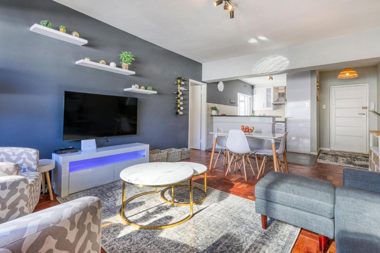 Backup Power Trendy 2 Bed Balcony Apartment