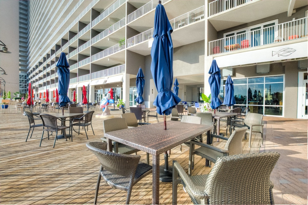 Laketown Wharf Resort by Aneliya's Rentals - photo 868