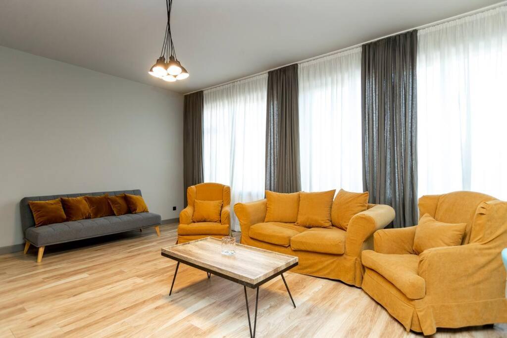 Comfortable 1BR Apartment in Central Vake by Wehost