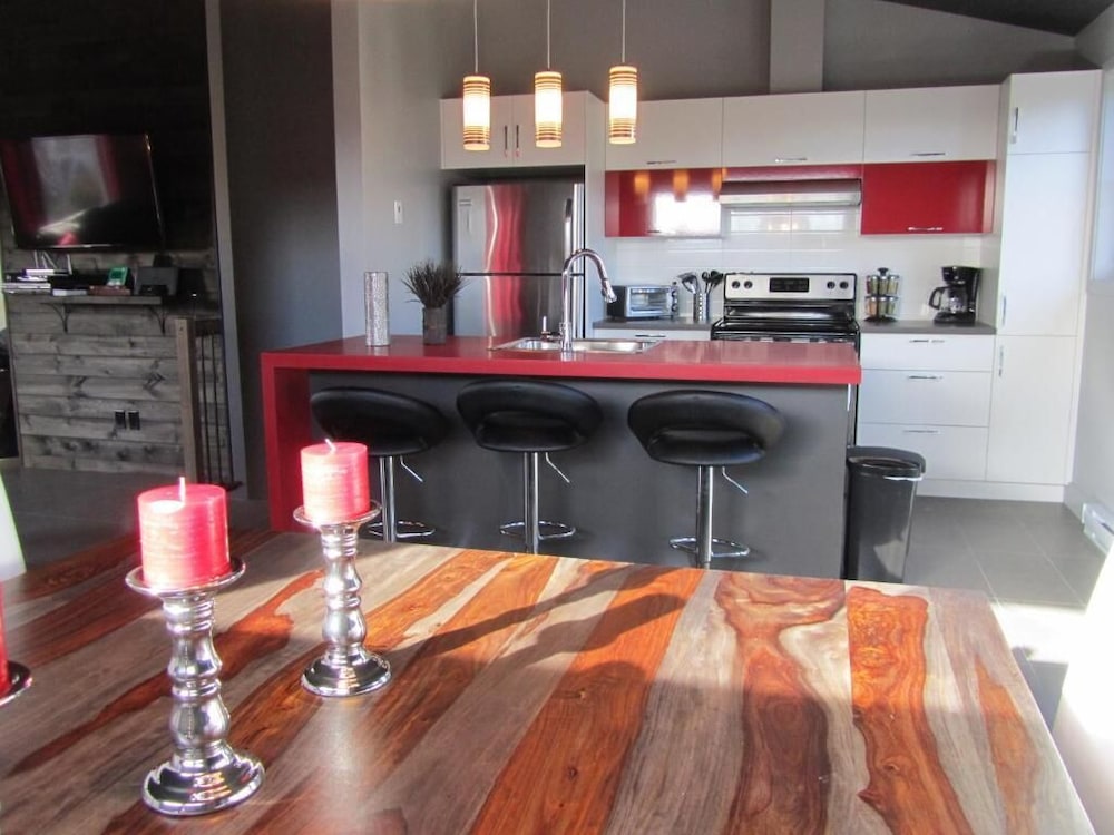 Le Sommet 09 - carbon neutral hotel in Quebec