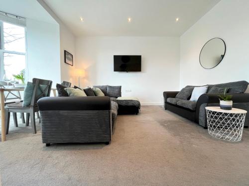 Spacious Apartment Parking Close to Seafront — 4-Star Luxury Hotel in Penzance, United Kingdom