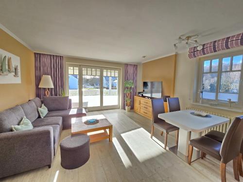 Dünenpark Binz Komfortplus Ferienwohnung mit 1 Schlafzimmer und Balkon im Obergeschoss 119 — 4-Star Luxury Hotel in Ostseebad Binz, Germany