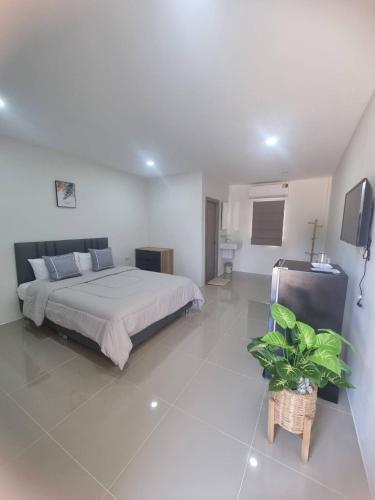 Rest at Thachang Hotel — hotel near Surat Thani Airport