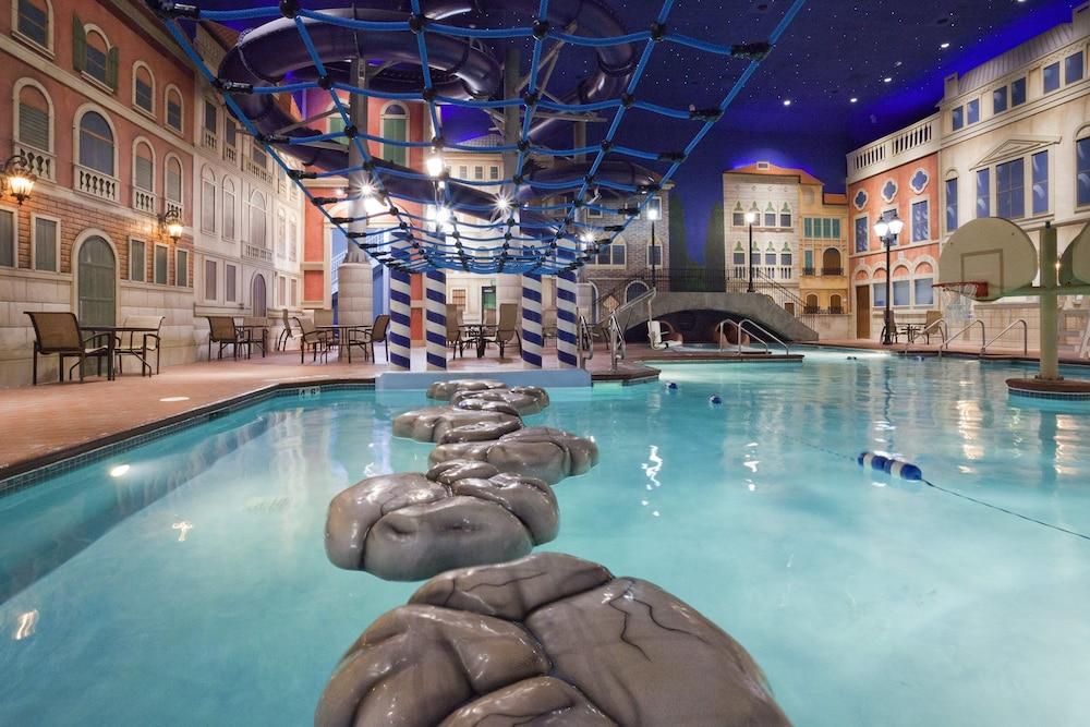 Venetian Waterpark at Holiday Inn Hotel Maple Grove Arbor Lakes - photo 5