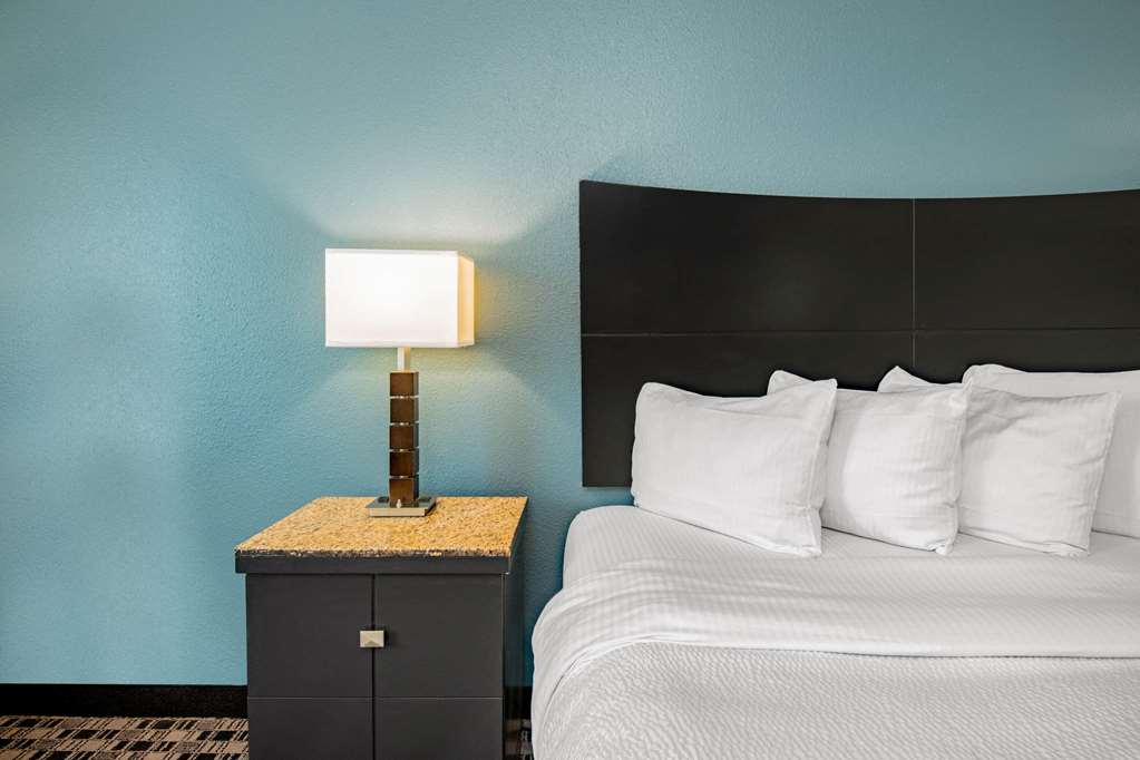 La Quinta Inn & Suites by Wyndham Dalhart - photo 44