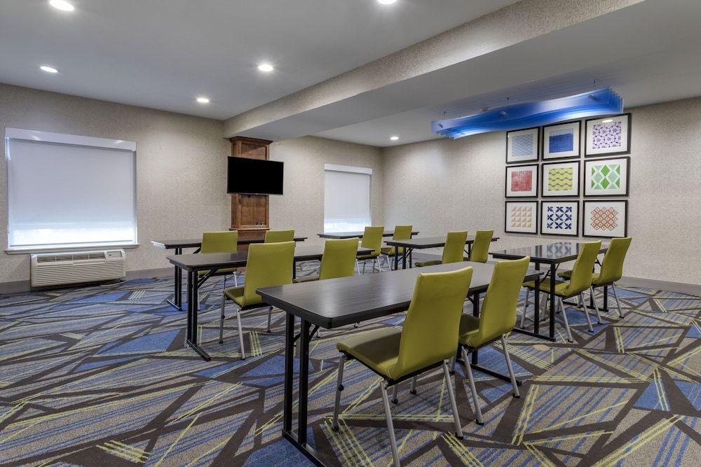 Holiday Inn Express Hotel & Suites Natchitoches by IHG - photo 43