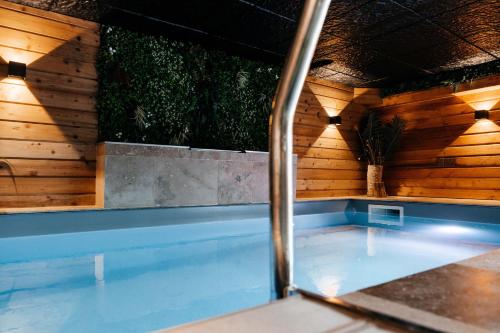 La Motte Féodale Luxury Medieval Manor Rated 5 Stars In Normandy — Cleon — photo 4