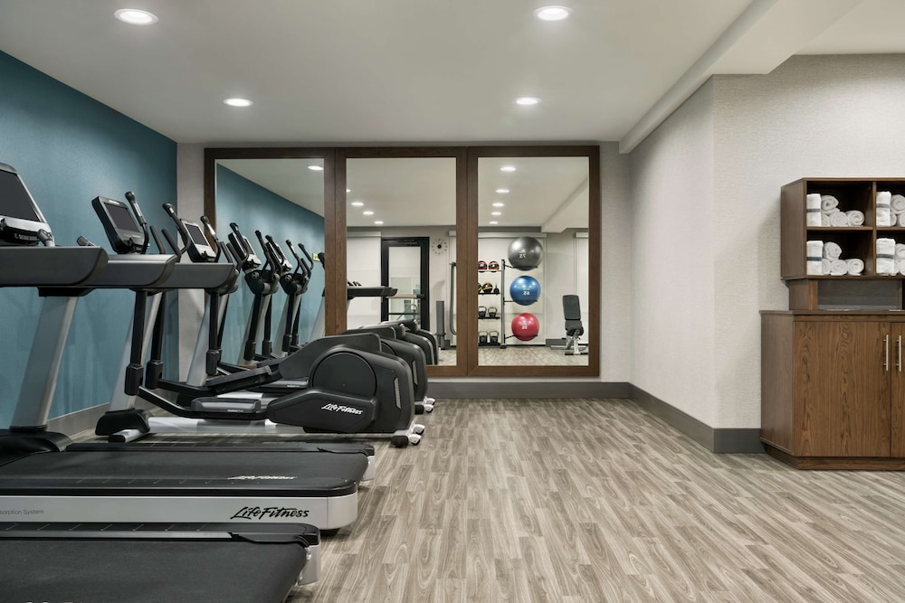 Hampton Inn & Suites Tacoma Puyallup - photo 22