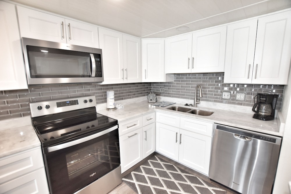 0206 Waters Edge Resort 1 Bedroom Condo by RedAwning - photo 10