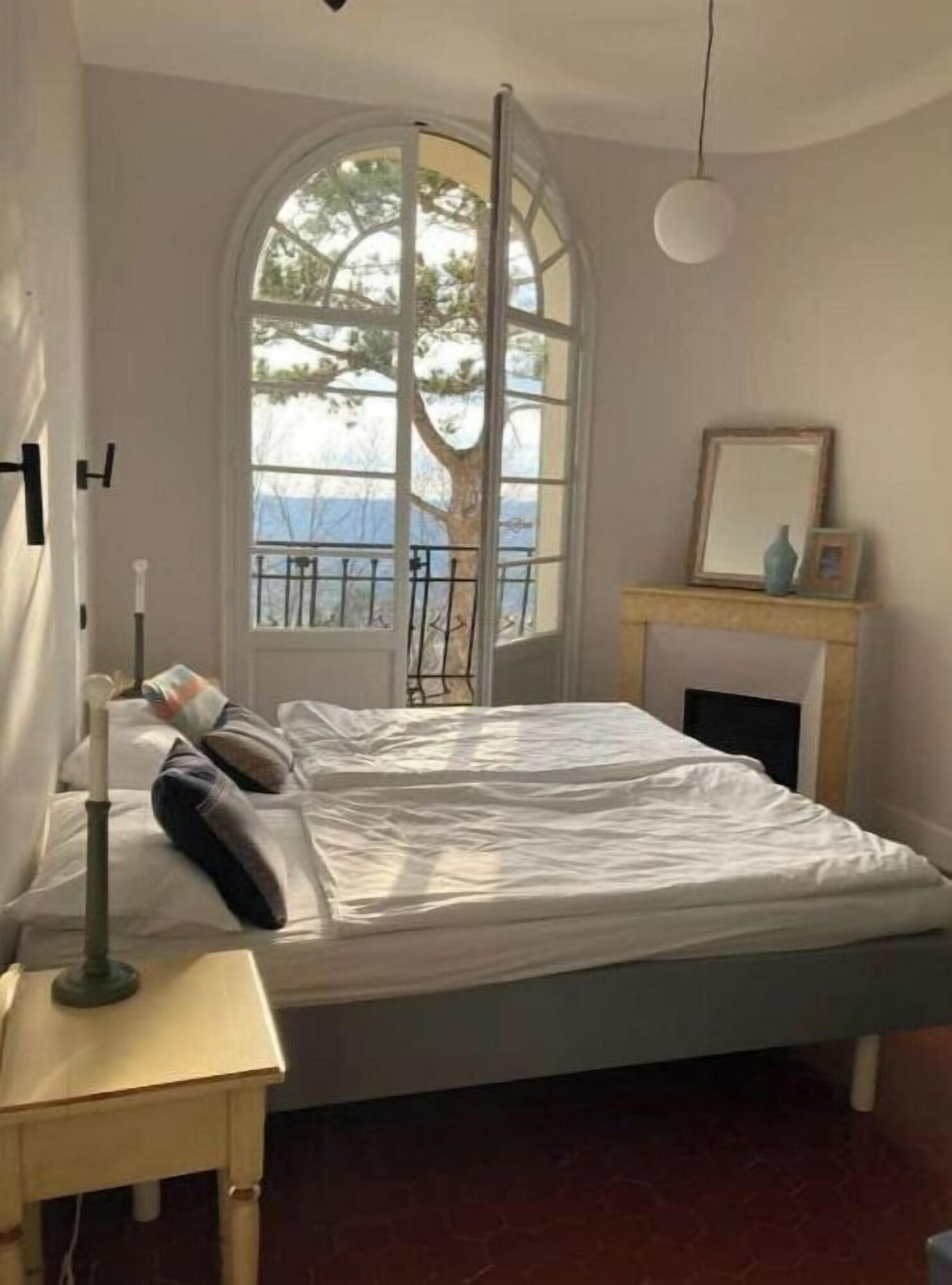 Belle Epoque Villa In Fayence — 4-Star Luxury Hotel in Fayence, France