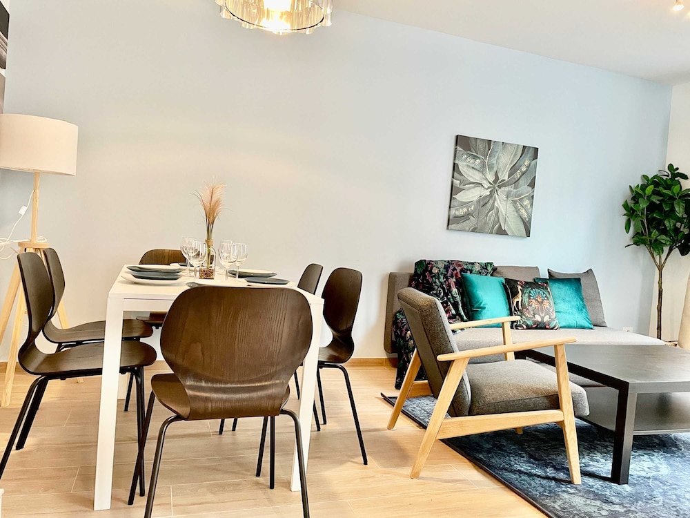 Luxury 2BR 1BA Near Fashion District by Oneluxstay — Antwerpen — photo 3