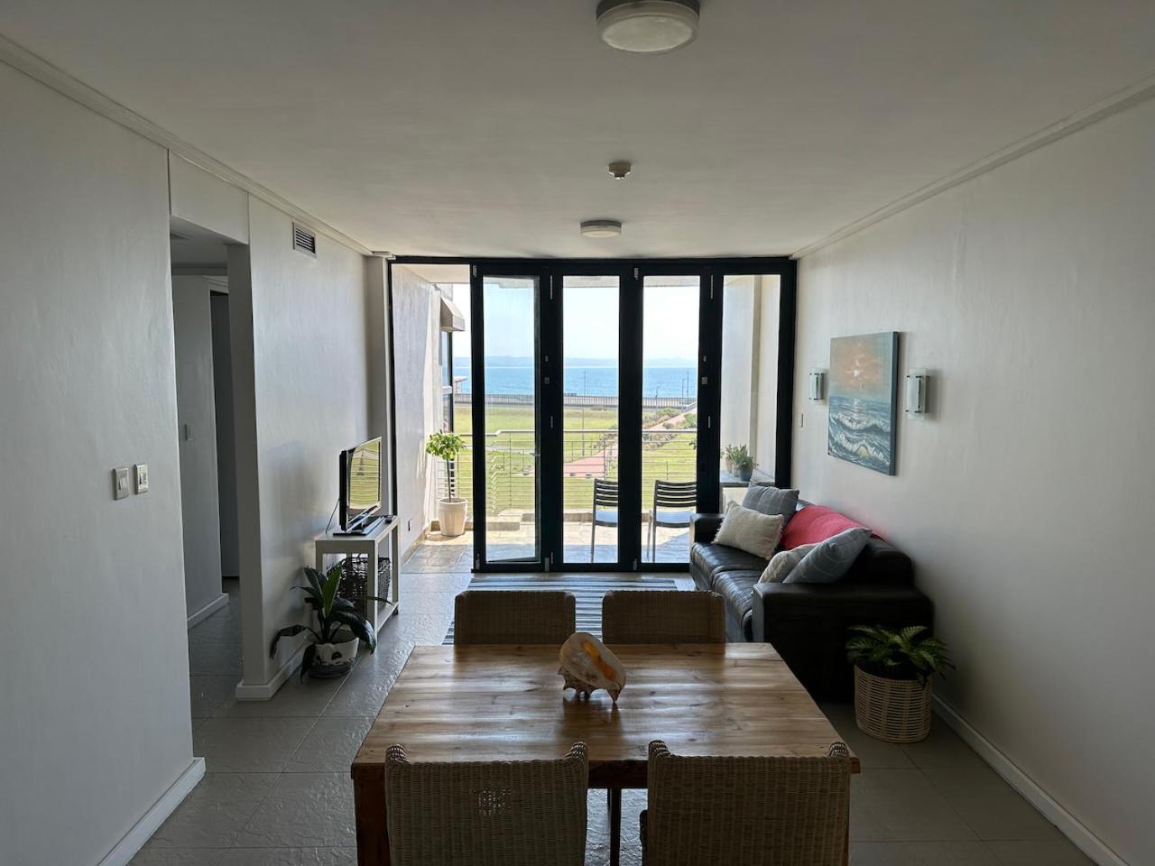 Point Beach #Accommodation Durban Beach & Waterfront Canals EPIC VIEWS — 4-Star Luxury Hotel in Durban, South Africa