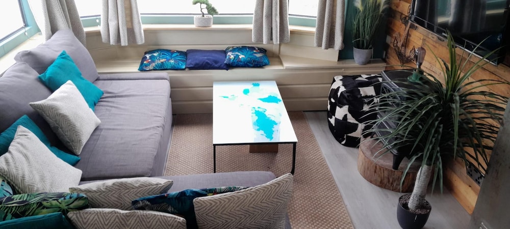 Oceans Drift 4 Berth Holiday Static Caravan in Par, United Kingdom