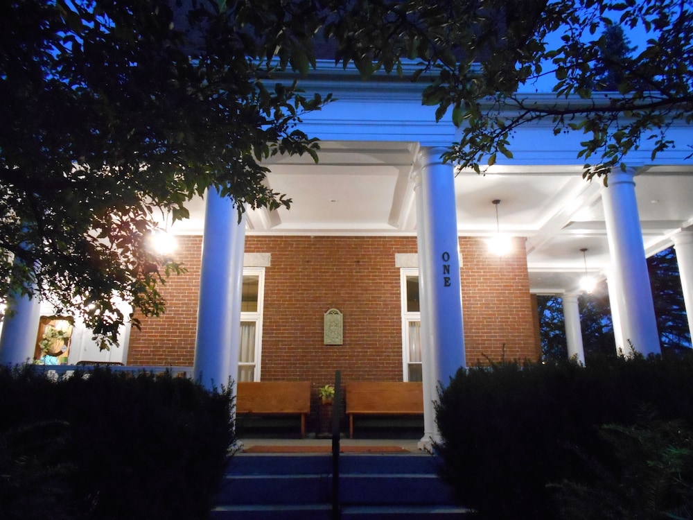 Inn at the Agora - photo 2