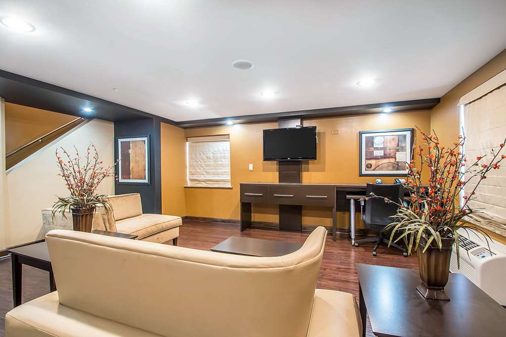 Clarion Inn Elmhurst Oak Brook near I 88 I 290 I 294 - photo 33
