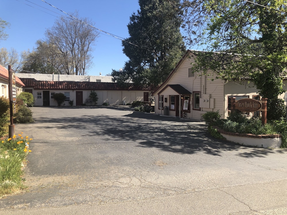 River Rock Inn - photo 16