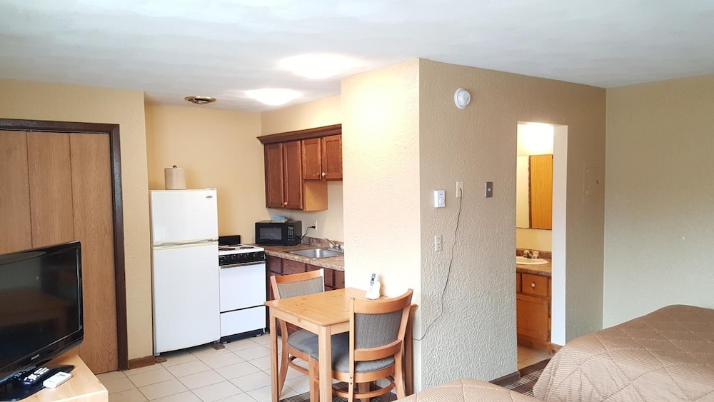 Oakdale Motel - photo 8