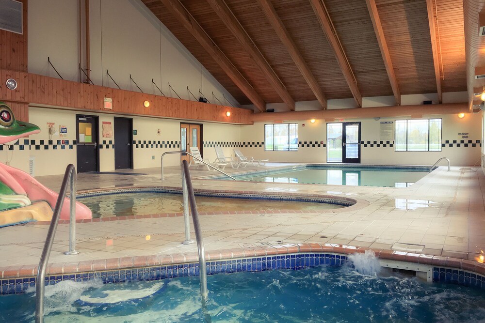 White Oak Inn & Suites - photo 6